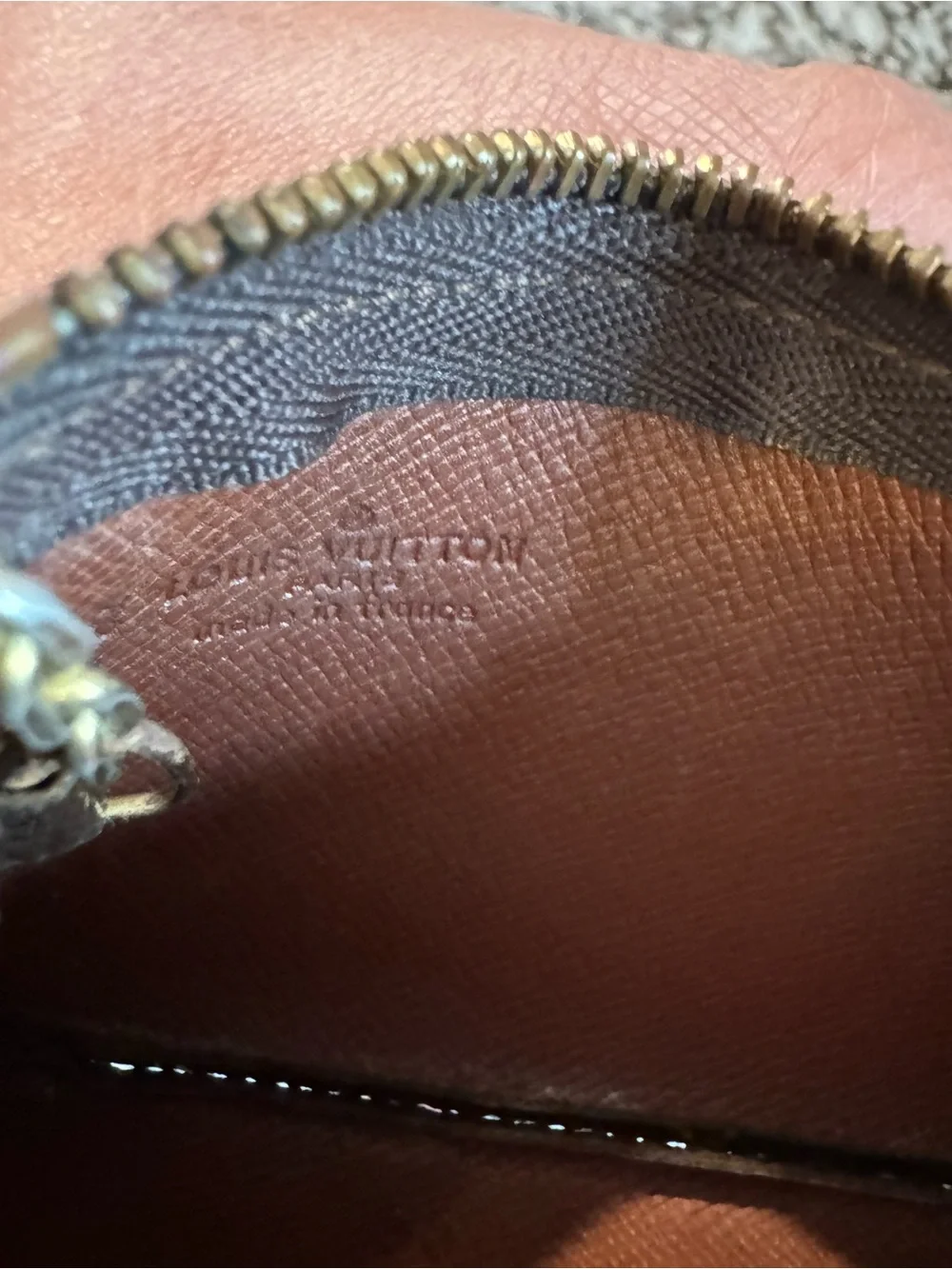 Louis Vuitton Brown Monogram Key Kles